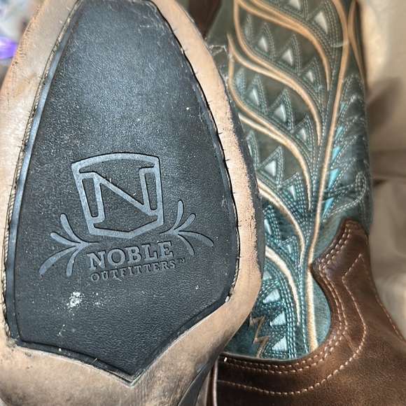 Noble Outfitters Heeled Boots - Picture 4 of 5